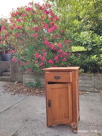 Comodino antico legno massiccio GRATIS