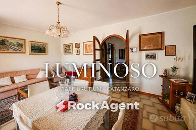 Appartamento di 128 m² con 4 locali a Catanzaro