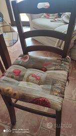 Cuscini per 6 sedie.