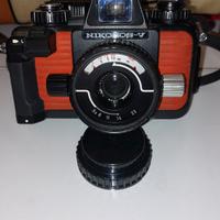 Macchina Fotografca Nikonos V e accessori