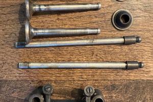 Gruppo Valvole Castelletto Molle  GILERA 150 SPORT