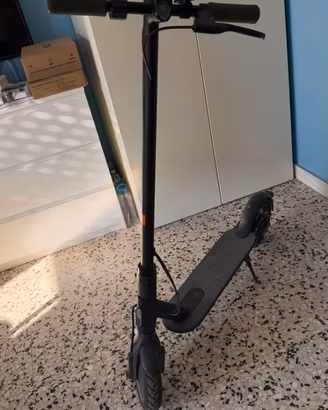 Monopattino elettrico Xiaomi Scooter Essential
