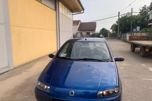 Fiat punto 2 serie (neo patentati )