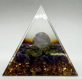 Piramide Orgonite Ametista Peridoto Quadrifoglio