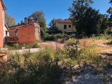 Opicina in zona centrale e residenziale