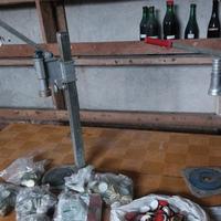 Tappatrice manuale da banco + lotto di tappi