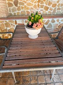 Tavolo e sedie in ghisa