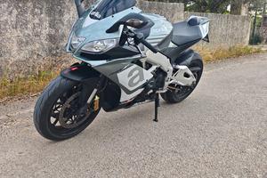 Aprilia Rsv4 