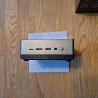 Mini PC Minisforum Um250