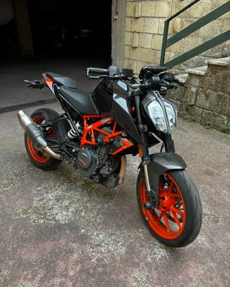 KTM DUKE 390 2022