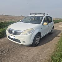 dacia sandero laurate