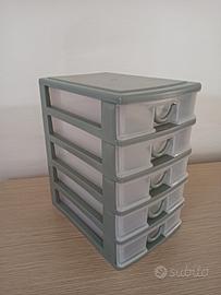 Piccola cassettiera 5 cassetti 