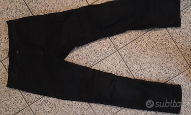 pantaloni in pelle moto