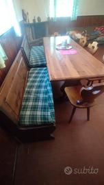tavolo e mobile per la taverna 