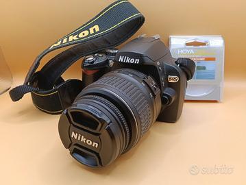 Nikon D40x con obiettivo 18-55 EDII. Perfetta! 