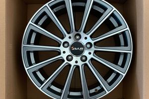NUOVI CERCHI DIFFERENZIATI da 20" 8,5/9,5x20