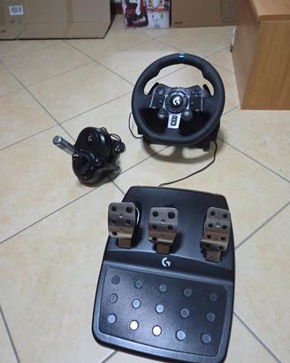 Logitech G923 per PS/PC con pedaliera e cambio