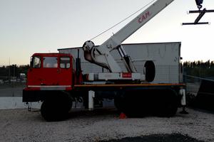 GRU DA 18 TONNELLATE CON CAMION