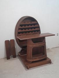 Mobile a botte per taverna o angolo bar.