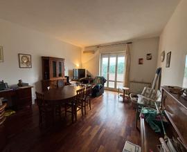 Quattro vani con garage in zona regioni