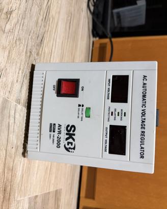 N. 2 STABILIZZATORI DI TENSIONE SKB 2000VA 1200W