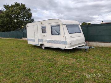 Roulotte Adria 461 UD