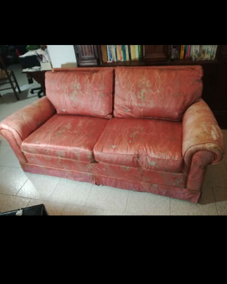 Divano 2 e 3 posti  con braccioli 