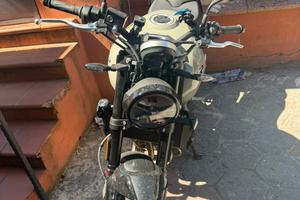 Triumph trident 660