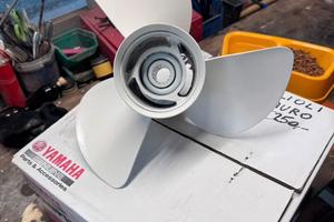 Elica yamaha passo 17