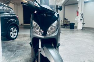 Yamaha Xmax - 250cc