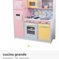 cucina in legno per bambina
