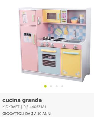cucina in legno per bambina