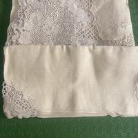 Tovaglia grande ricamata a mano in pizzo di burano