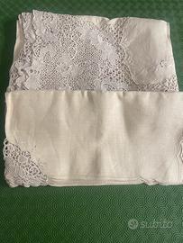 Tovaglia grande ricamata a mano in pizzo di burano