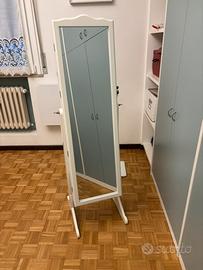 Specchio porta gioielli