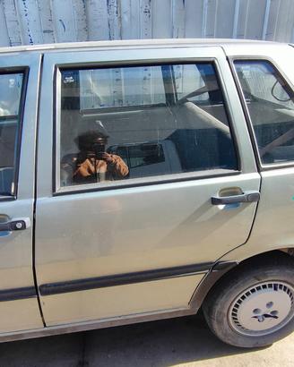 FIAT UNO 1993 PORTA POSTERIORE SX/DX