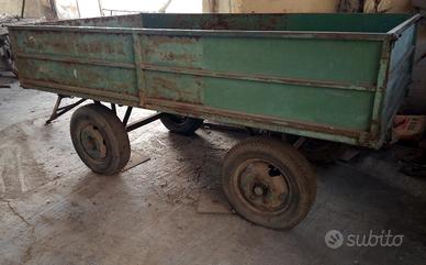 Rimorchio agricolo in ferro quattro ruote