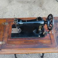 Mobile con macchina da cucire 