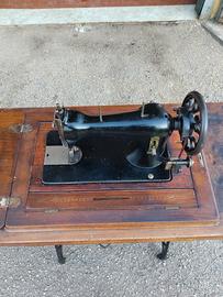 Mobile con macchina da cucire 