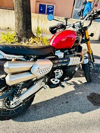 Moto scrambler 1200 xe