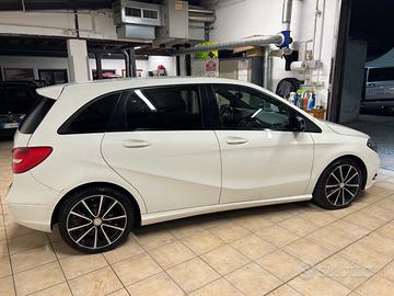 MERCEDES Classe B (T246/242) - 2013