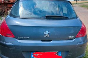  auto tenuta bene. 