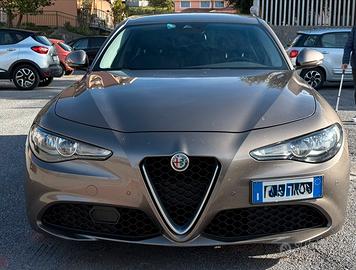 Splendida  Giulia 2.2 150 cv