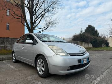 🚗 Toyota Prius 1.5 Hybrid (2006) ✅ Neopatentati