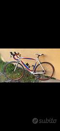 Bici da corsa in alluminio
