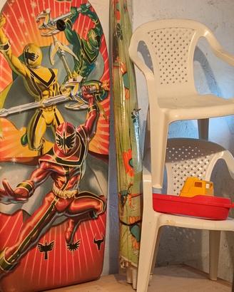 Ombrellone ,mini tavola da surf e  2  seggioline