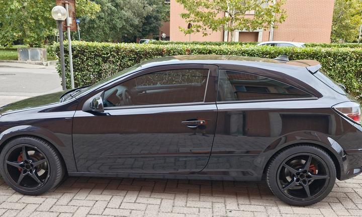 Opel astra GTC  