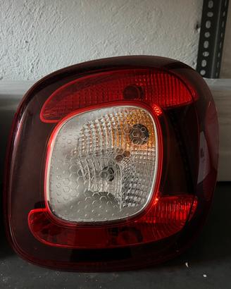 Faro posteriore smart for two 453