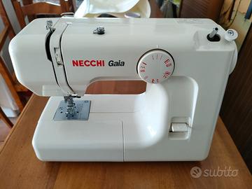 Macchina da cucire Necchi