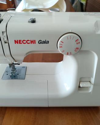 Macchina da cucire Necchi